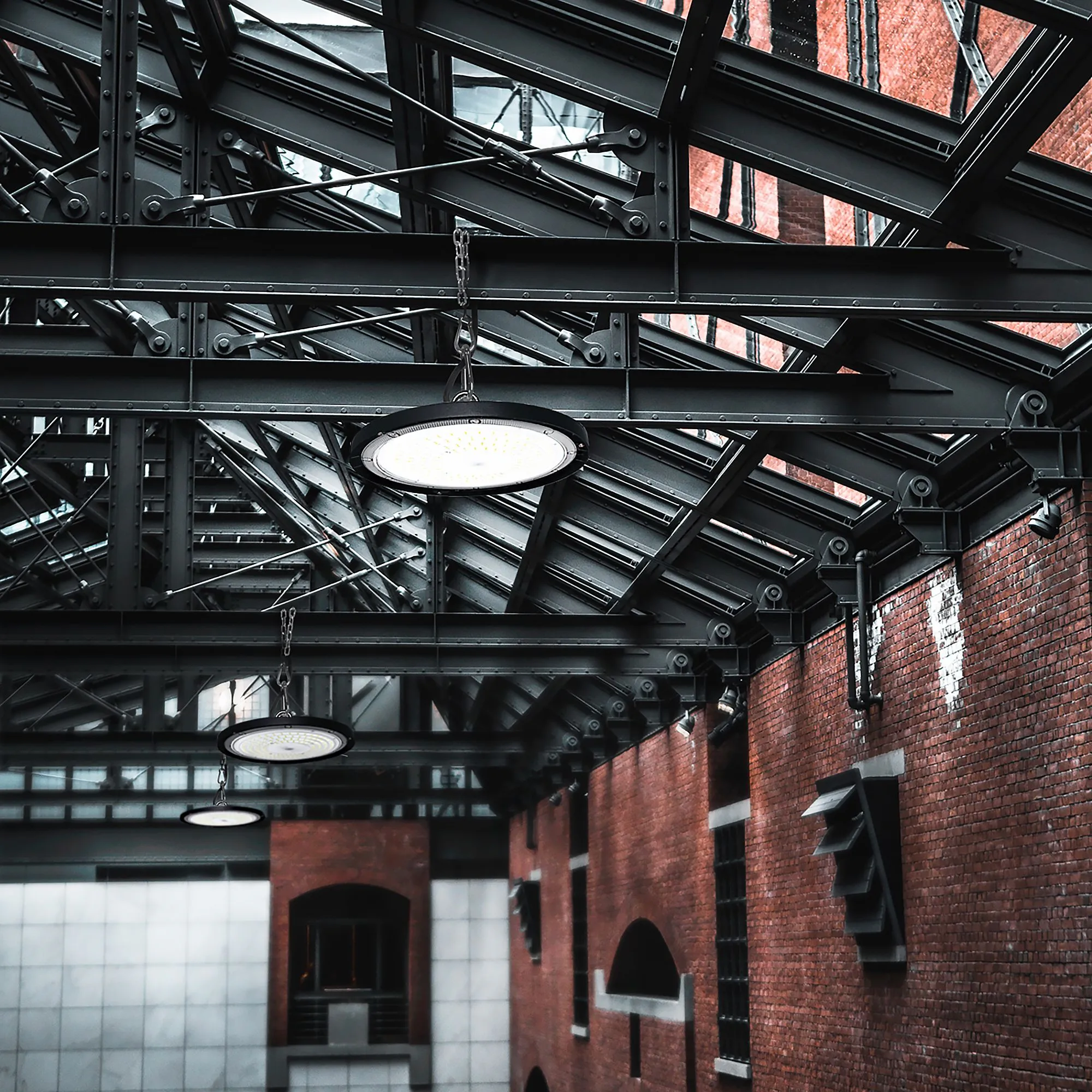 ⭐ Lampa przemysłowa LED High Bay 100W 5000K IP65 czarna ⭐