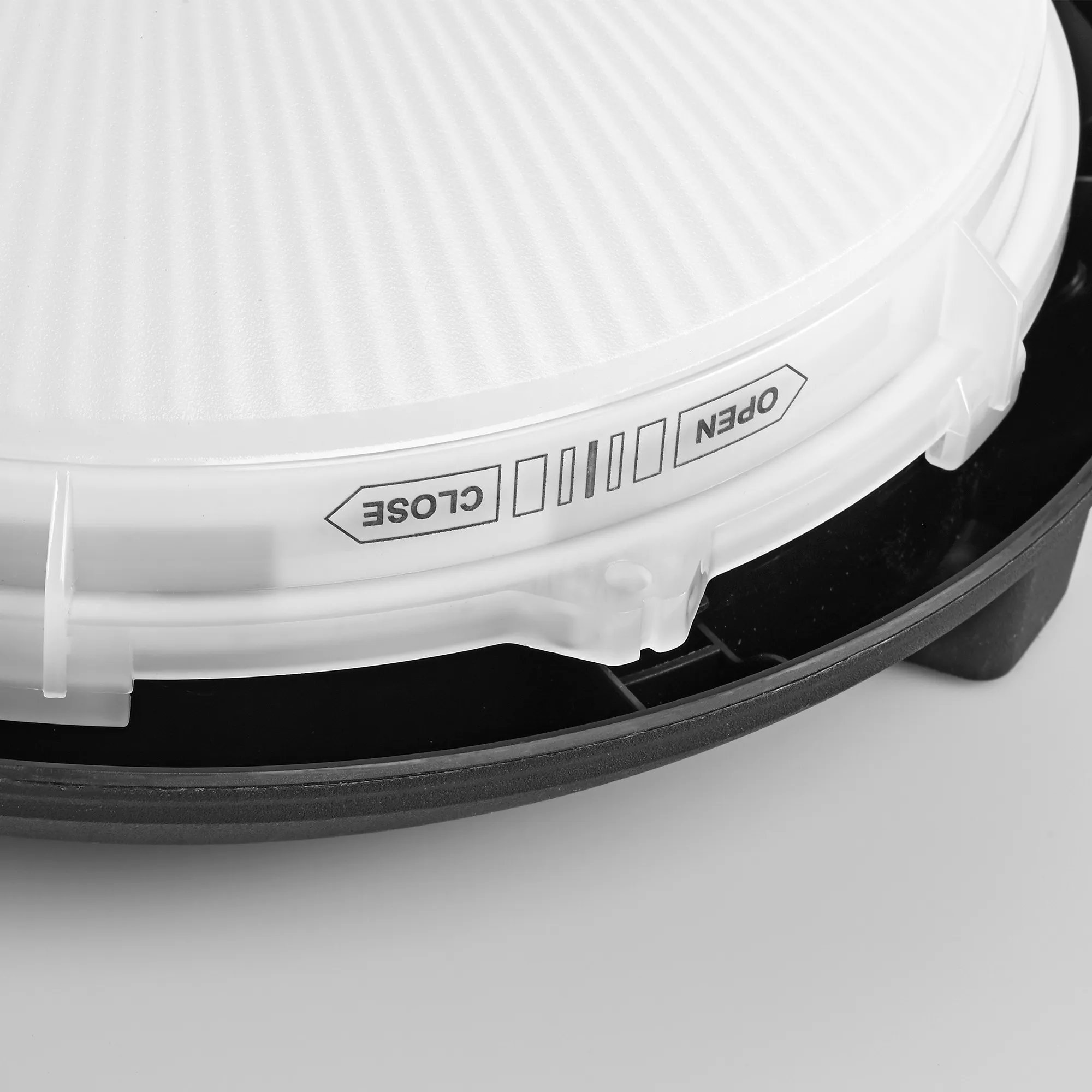 Oprawa sufitowa z czujnikiem ruchu mikrofalowego