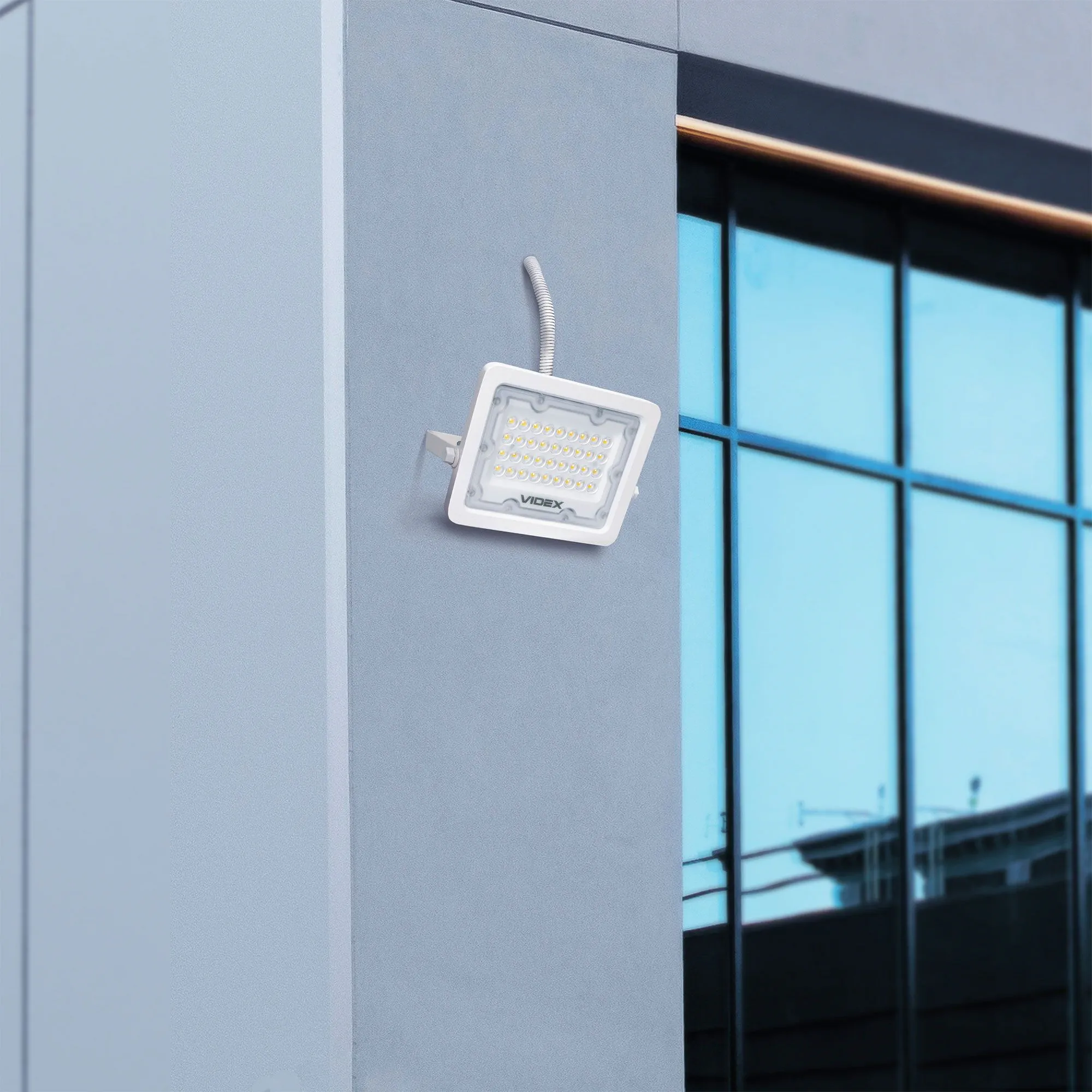 ⭐ Naświetlacz LED VIDEX 30W 5000K IP65 ⭐