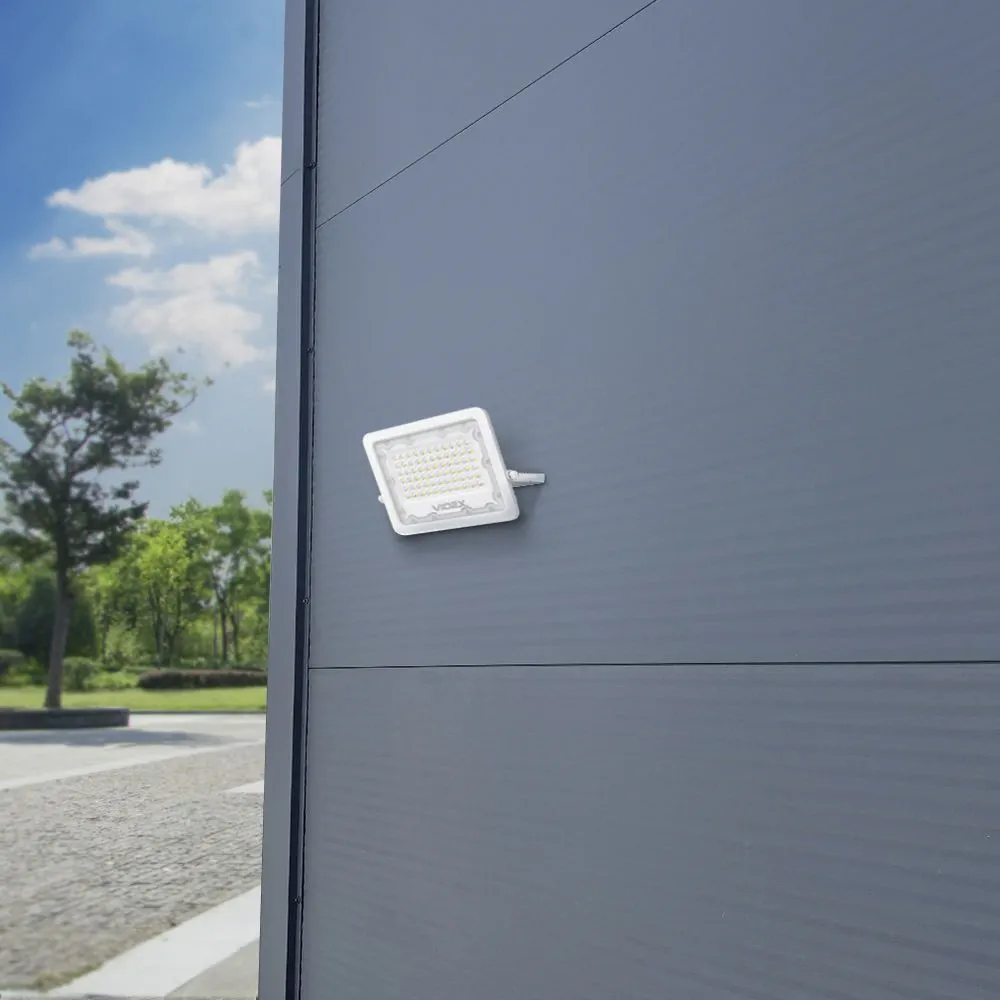 ⭐ Naświetlacz LED VIDEX 50W 5000K IP65 ⭐