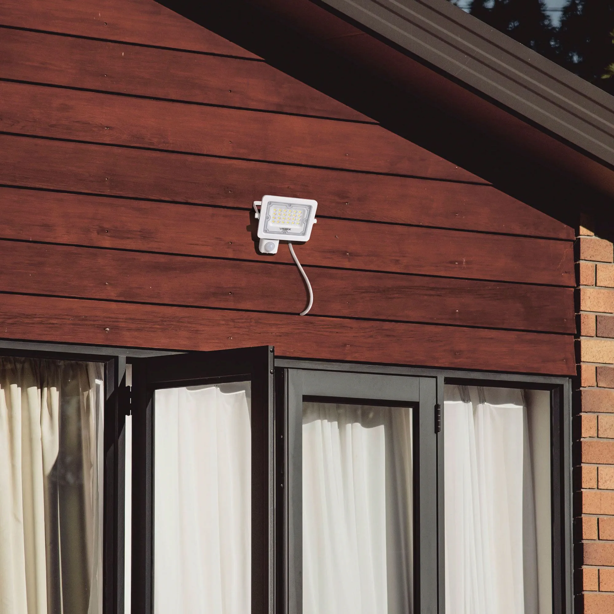 ⭐ Naświetlacz LED z czujnikiem ruchu 10W 5000K IP65 ⭐