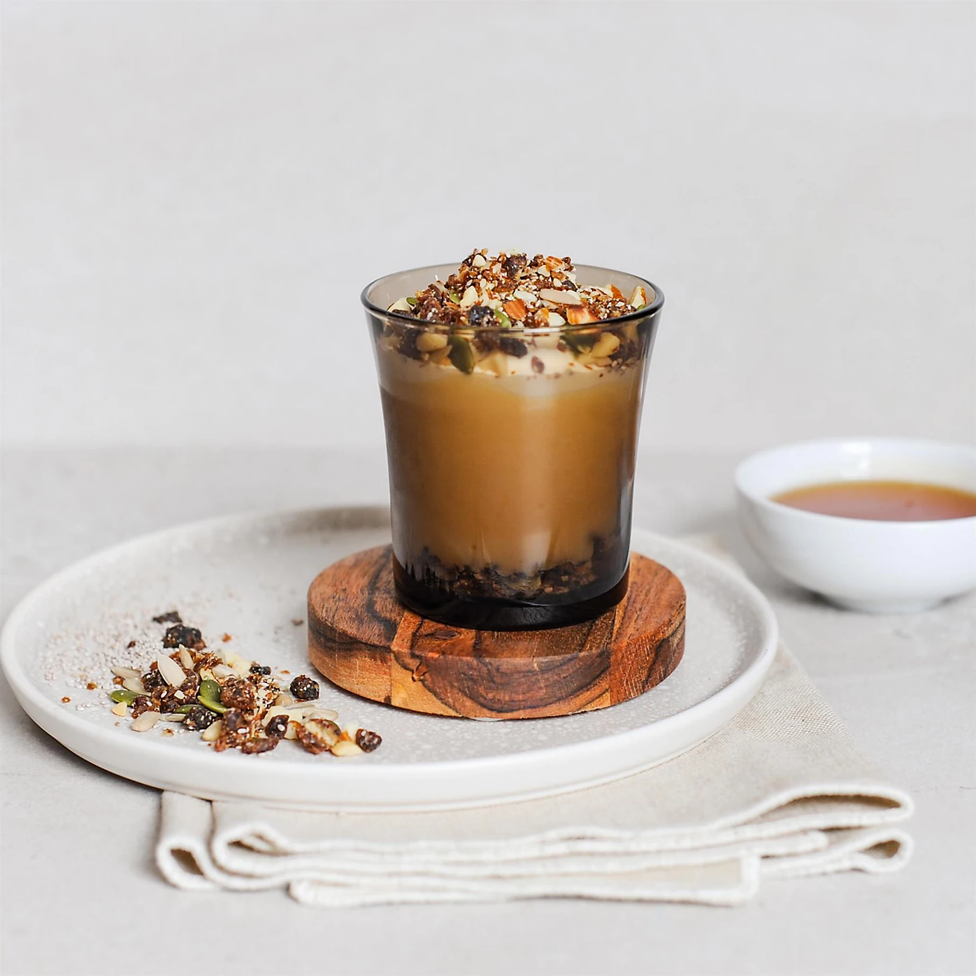 Zestaw 6 dymionych szklanek Lys – eleganckie naczynia do napojów