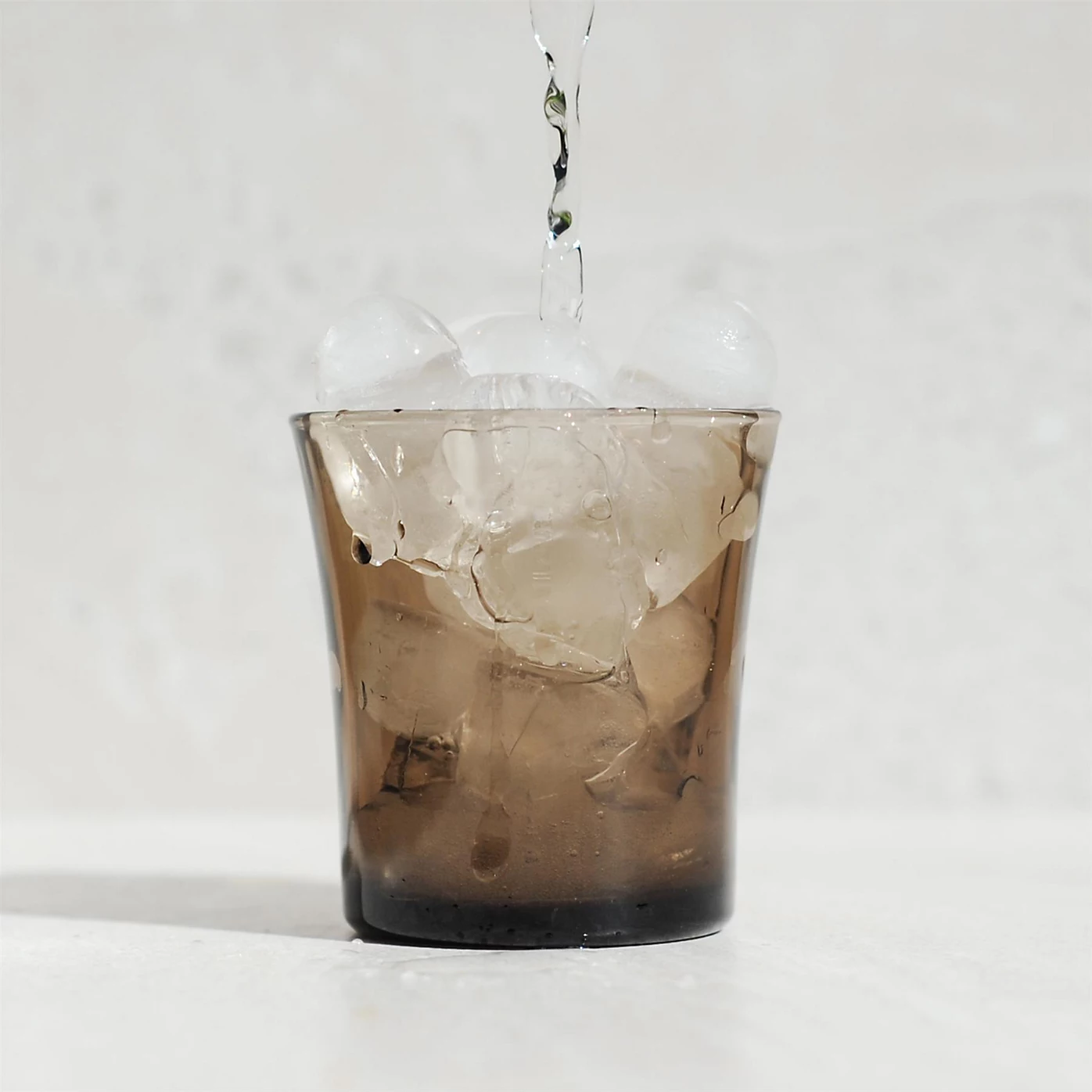 Zestaw 6 dymionych szklanek Lys – eleganckie naczynia do napojów