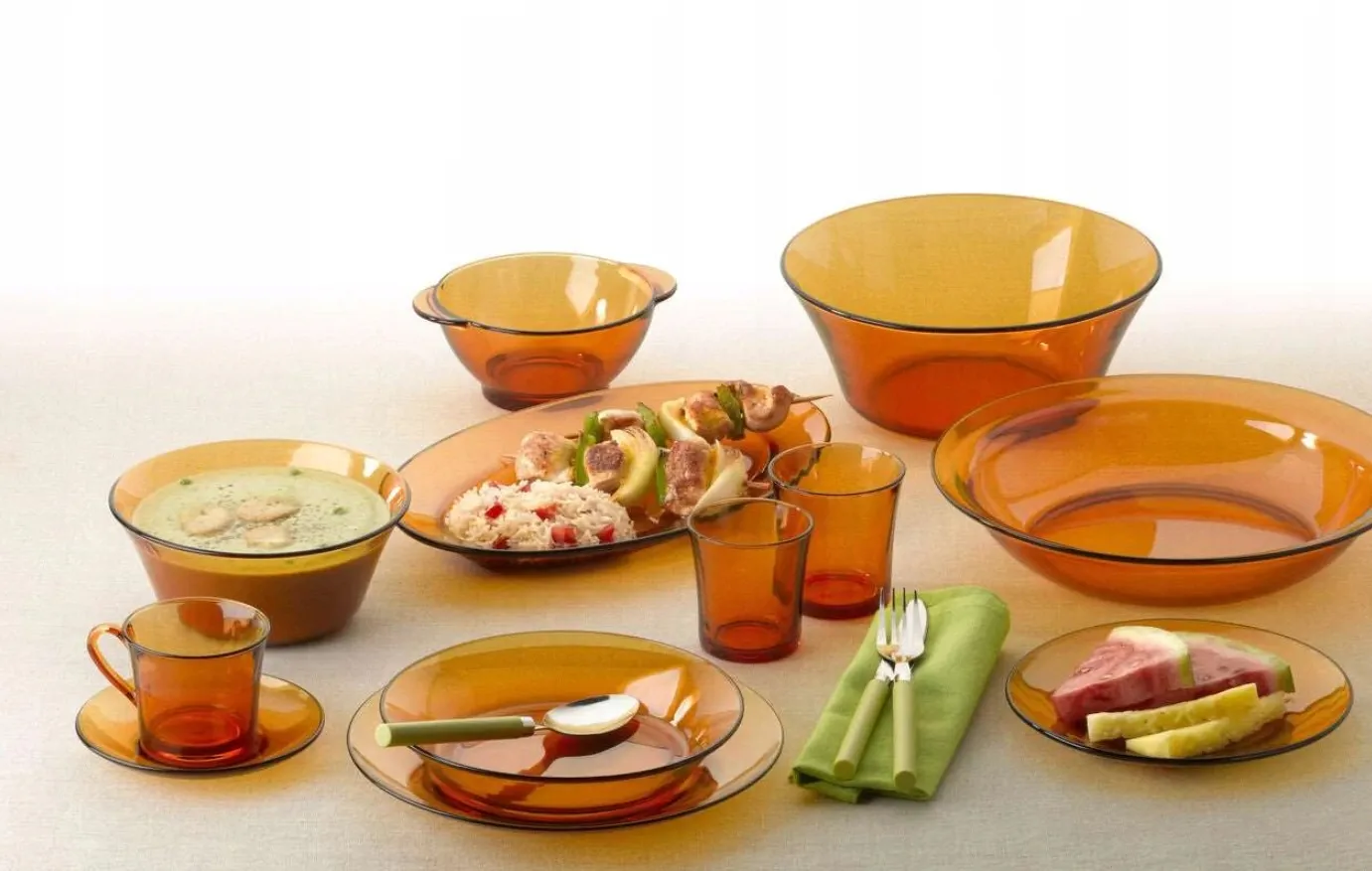 Miska szklana salaterka AMBER – funkcjonalność i elegancja