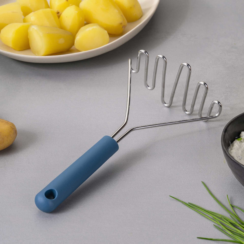 Praska do ziemniaków Essential, niebieska FACKELMANN