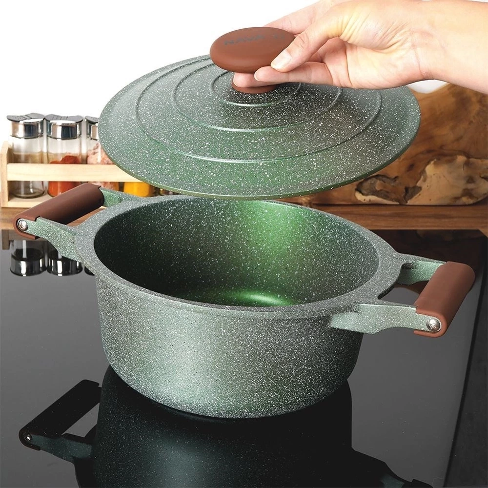 Garnek granitowy z pokrywką OMEGA 24 cm, 4,4 l