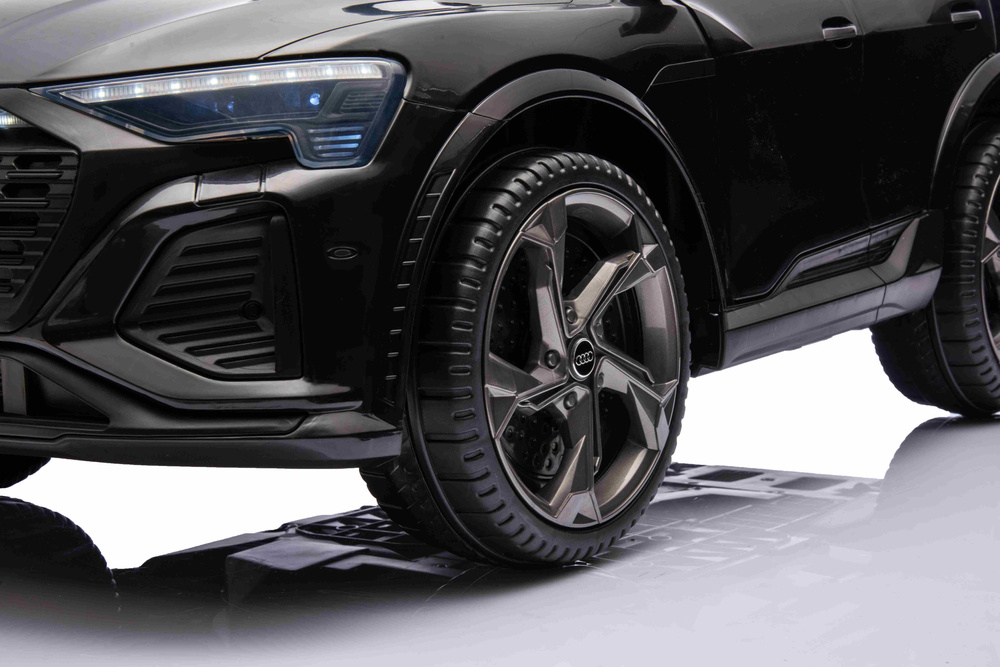 Pojazd Audi SQ8 Czarny