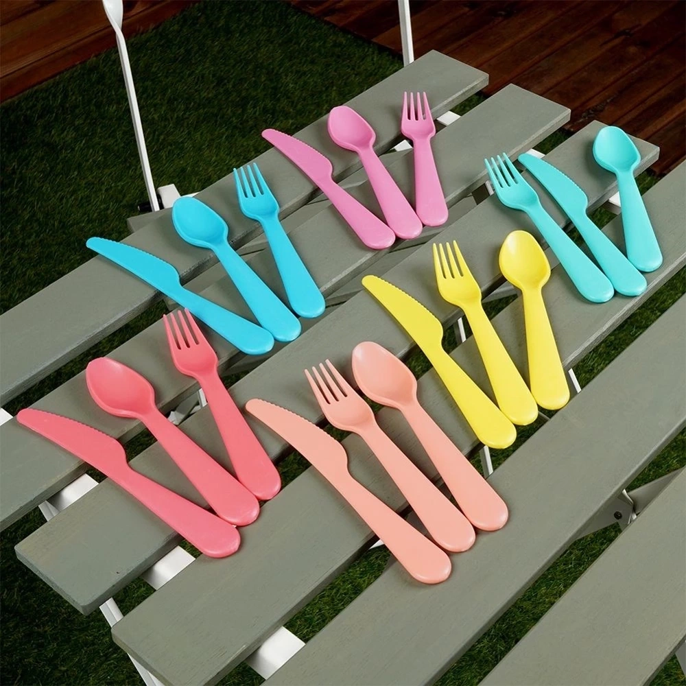 Zestaw sztućców plastikowy dla 6 osób 18 el.