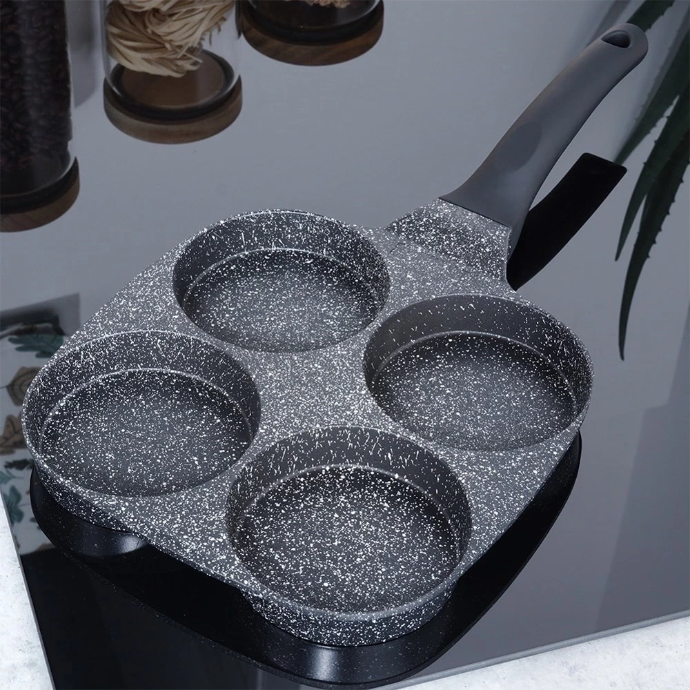 Patelnia do jajek granitowa 4 otwory BLACK LINE 19x19 cm