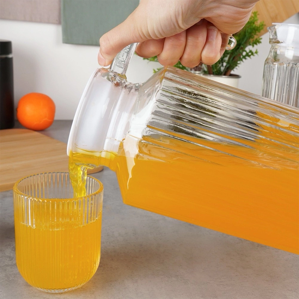 Dzbanek szklany z pokrywką wąski do lodówki 1,8 l