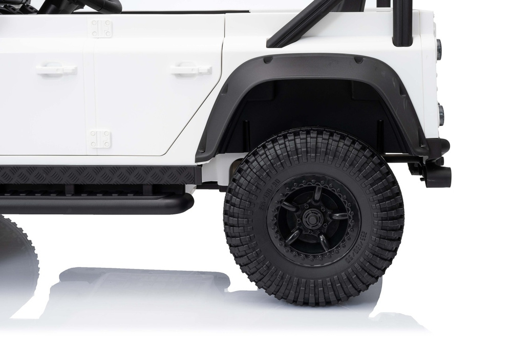 Pojazd Land Rover Defender 110 SVX Concept Biały