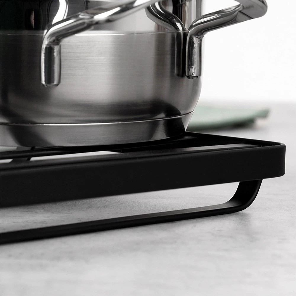 Podstawka pod garnek metalowa czarna MISTY 18x18 cm