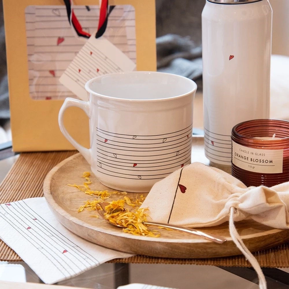 Kubek z woreczkiem ceramiczny biały SERCE 650 ml