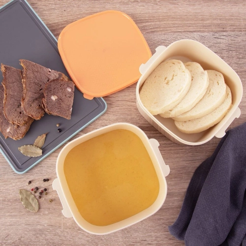 Menażka obiadowa plastikowa 4-poziomowa 2l, 3x1,15 l