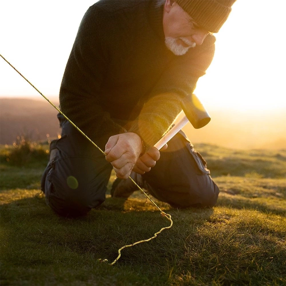 Akcesoria śledzie do namiotu z młotkiem 9 el.