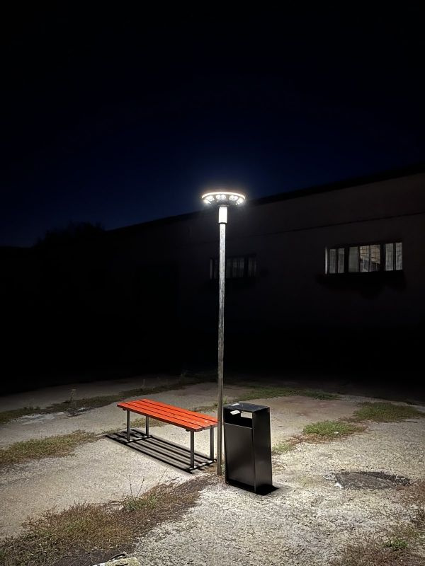 Lampa parkowa VIDEX LED solarna IP54 z czujnikiem ruchu 1400lm LiFePO4  
