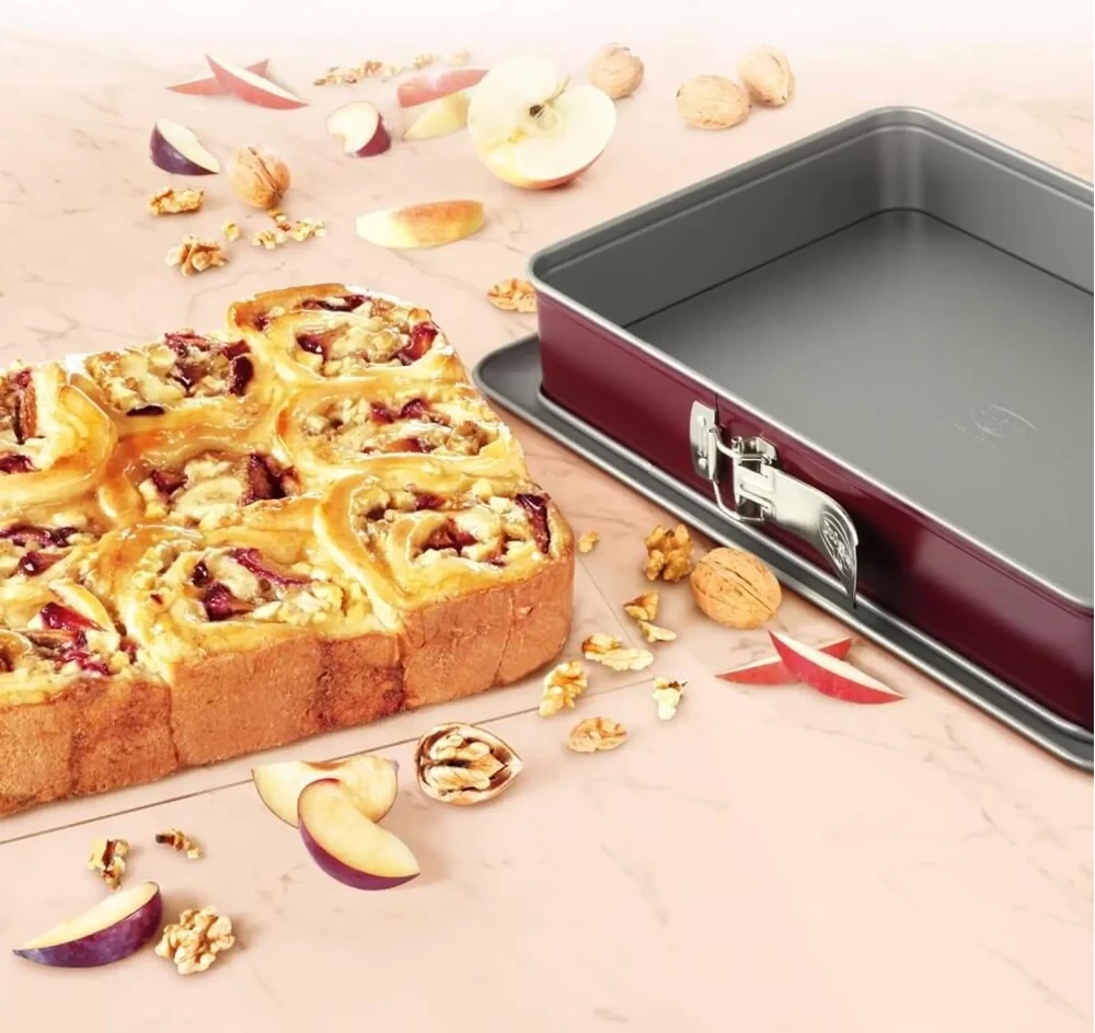 Forma prostokątna do ciasta 38x25x7 cm, nieprzywierająca, czerwo Dr. Oetker